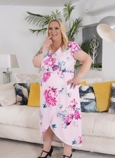 Thick Curvy Milf Thong Tease
