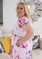 Thick Curvy Milf Thong Tease