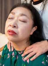 Mature Asian Milf Pics Hairy Pussy Spread Pose