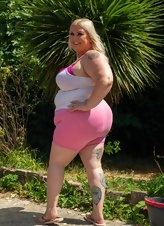 Milf Car Wash Photos With Curvy Big Booty