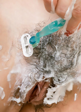 Nude Mature Milf Bush Shaving