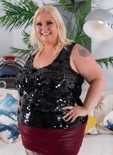Mature Curvy MILF Pics: Thick Booty Tease