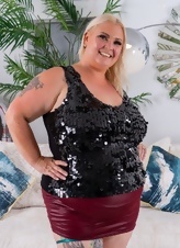 Mature Curvy MILF Pics: Thick Booty Tease