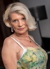 Mature Granny Nude Photos with Saggy Tits
