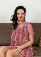Mature Milf Naked Gallery With Two Young Studs