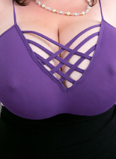 Curvy Mature Naked MILF Solo