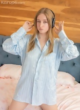 Babe Topless Tease with Natural Tits