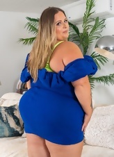 Curvy Mature Babe Photos In Blue Mini Dress