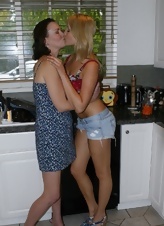 Mature Lesbian Nude Photos With Pussy Licking